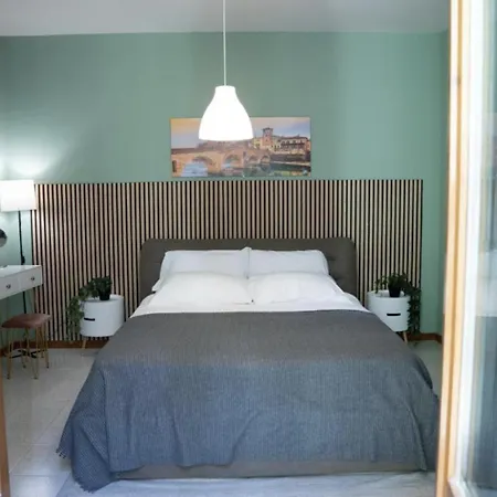 Centro - Teatro Filarmonico Apartment 4*